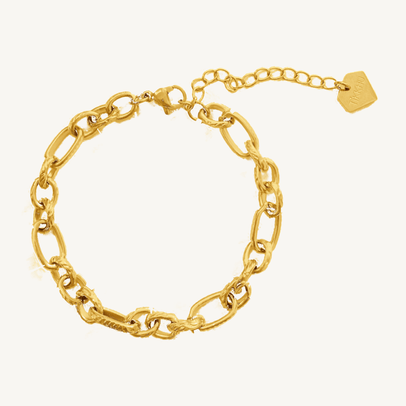 Textured bracelet in gold