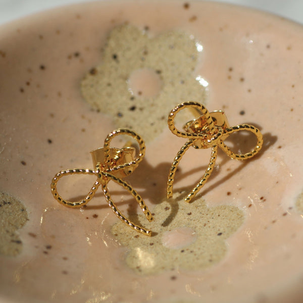 Ribbon Studs