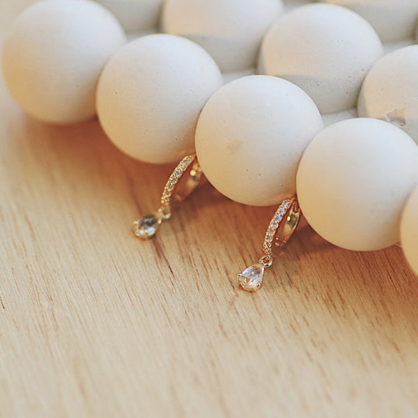 Dewdrop Huggies